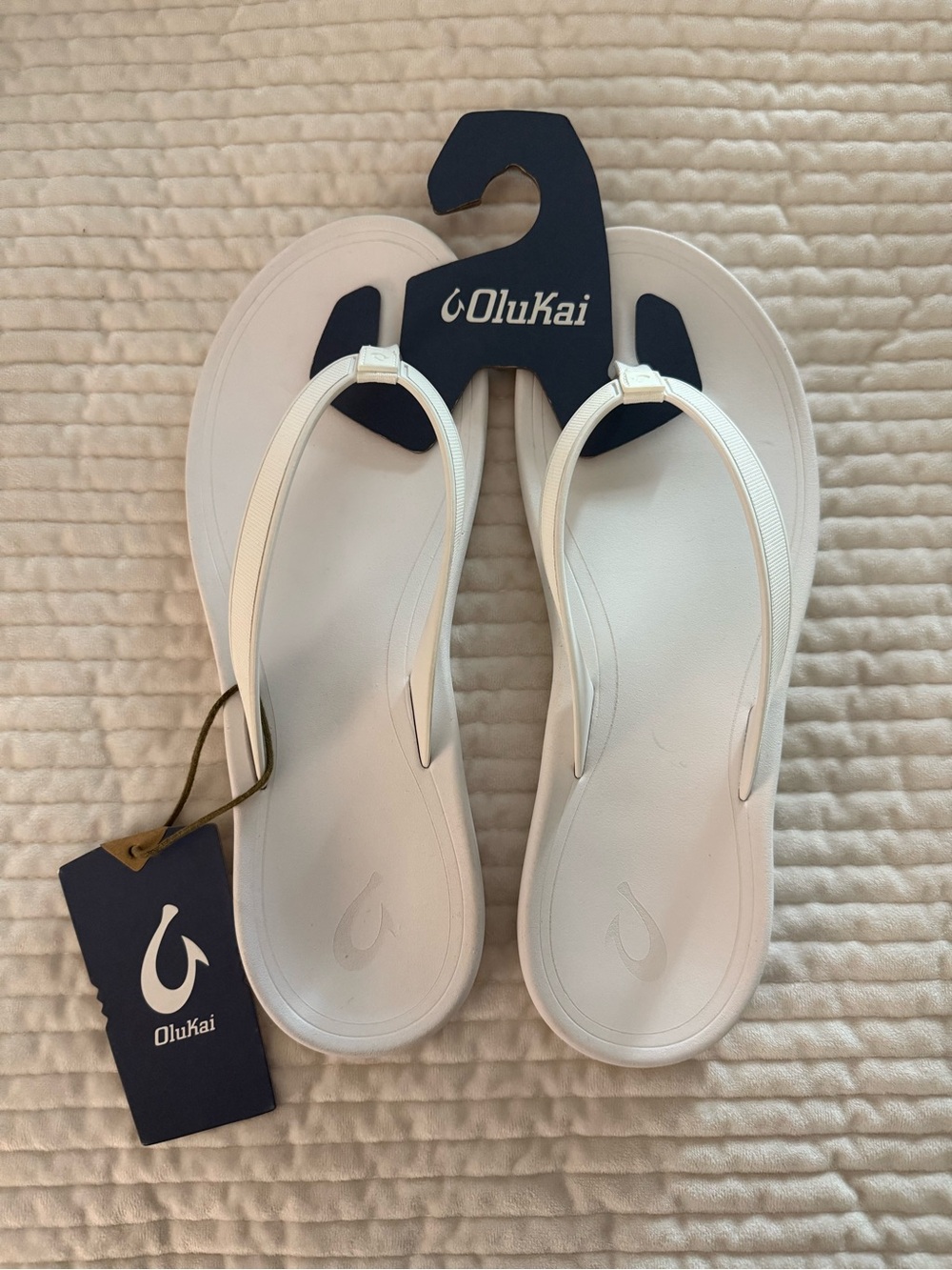 OluKai Kapehe Women’s White Flip Flop Sandals